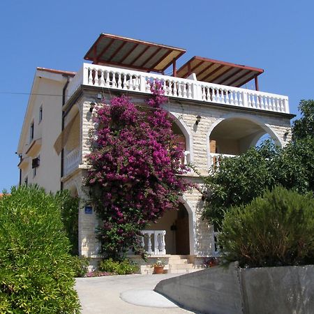 Apartments Kesic Barbat na Rabu 外观 照片
