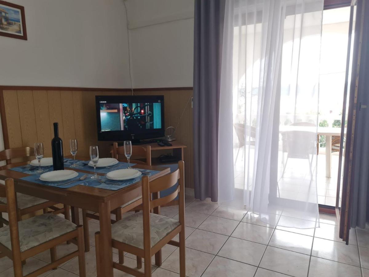Apartments Kesic Barbat na Rabu 外观 照片