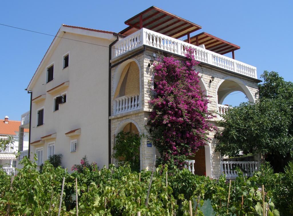 Apartments Kesic Barbat na Rabu 客房 照片
